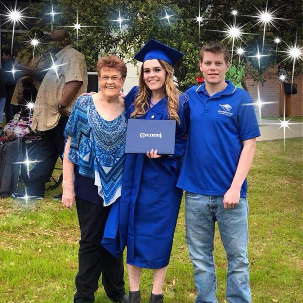 Meet your Posher, Julia